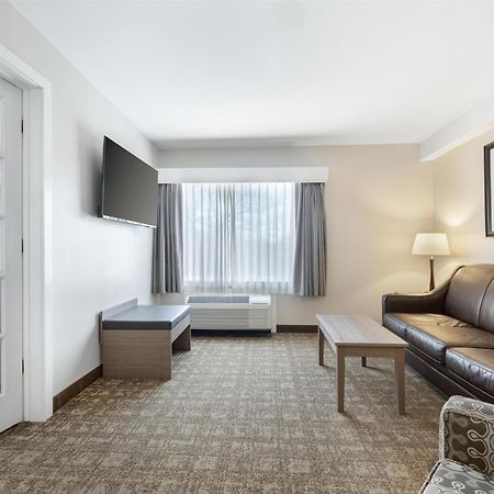 Best Western Plus Windjammer Inn&Conference Center Burlington Exterior foto