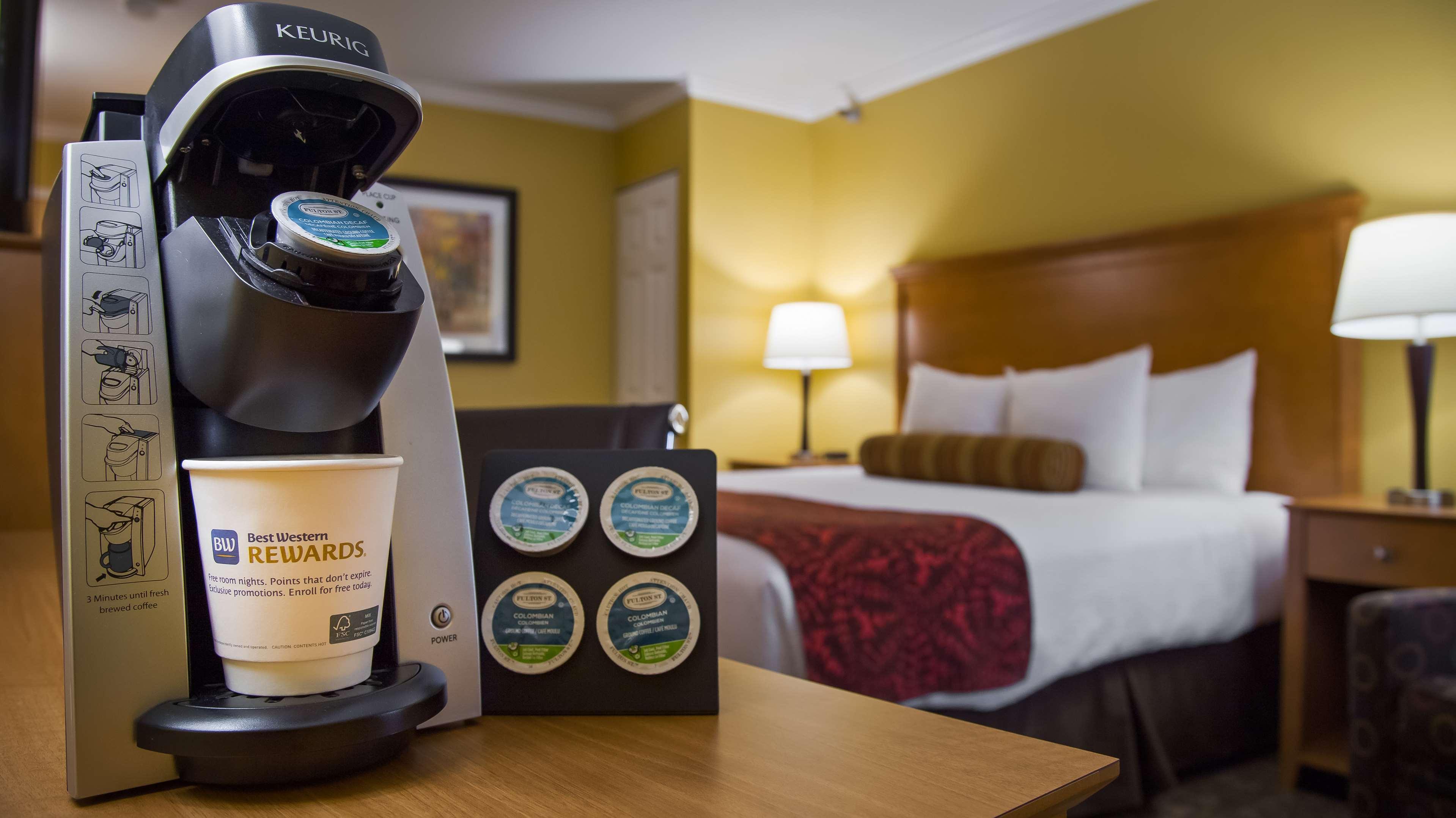 Best Western Plus Windjammer Inn&Conference Center Burlington Exterior foto