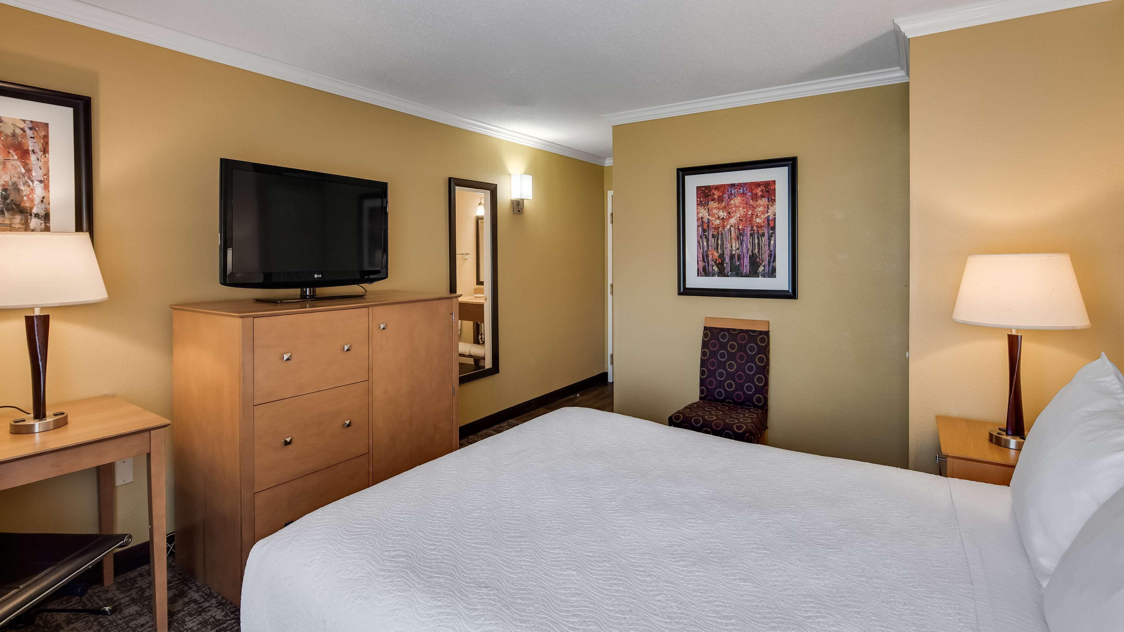 Best Western Plus Windjammer Inn&Conference Center Burlington Exterior foto