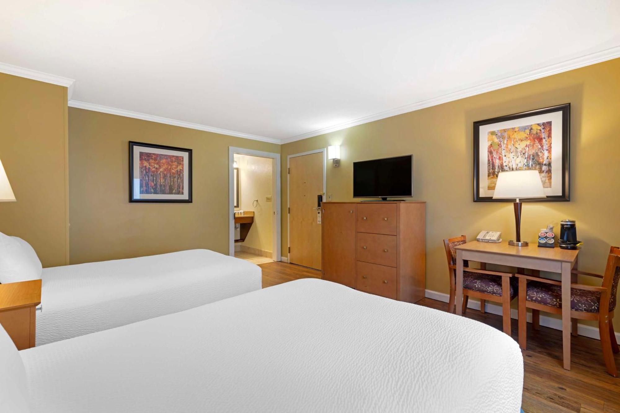 Best Western Plus Windjammer Inn&Conference Center Burlington Exterior foto