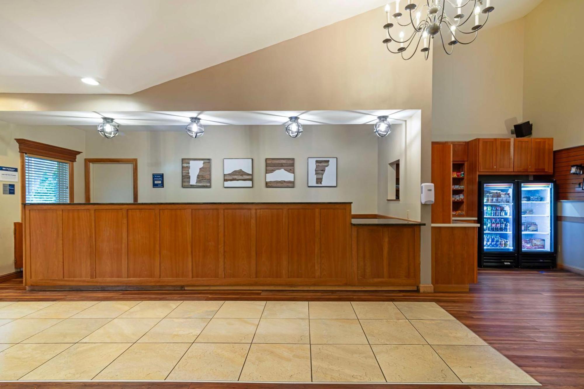 Best Western Plus Windjammer Inn&Conference Center Burlington Exterior foto