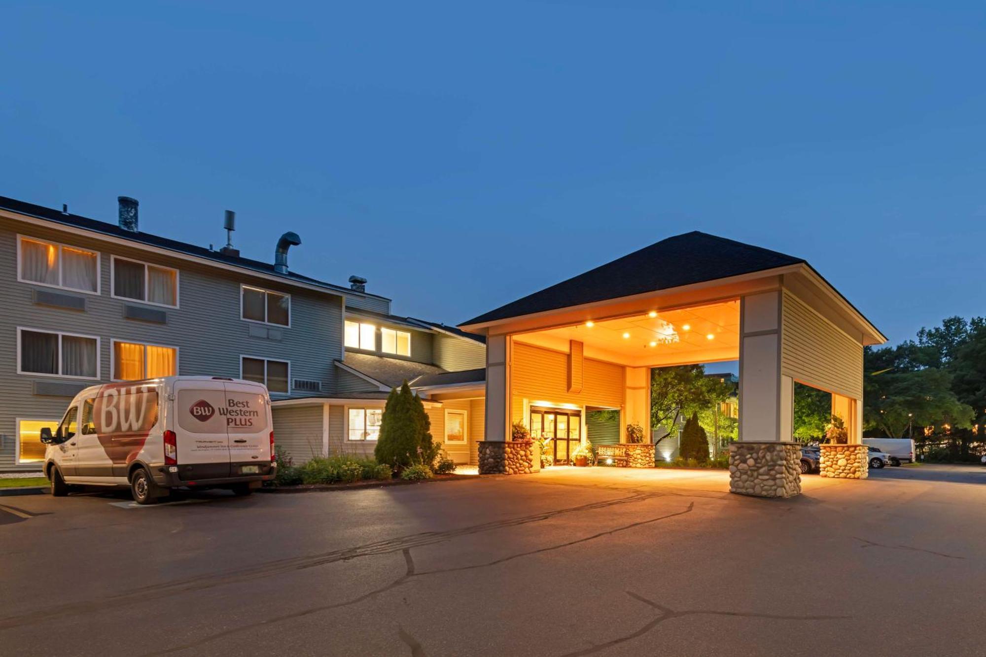 Best Western Plus Windjammer Inn&Conference Center Burlington Exterior foto