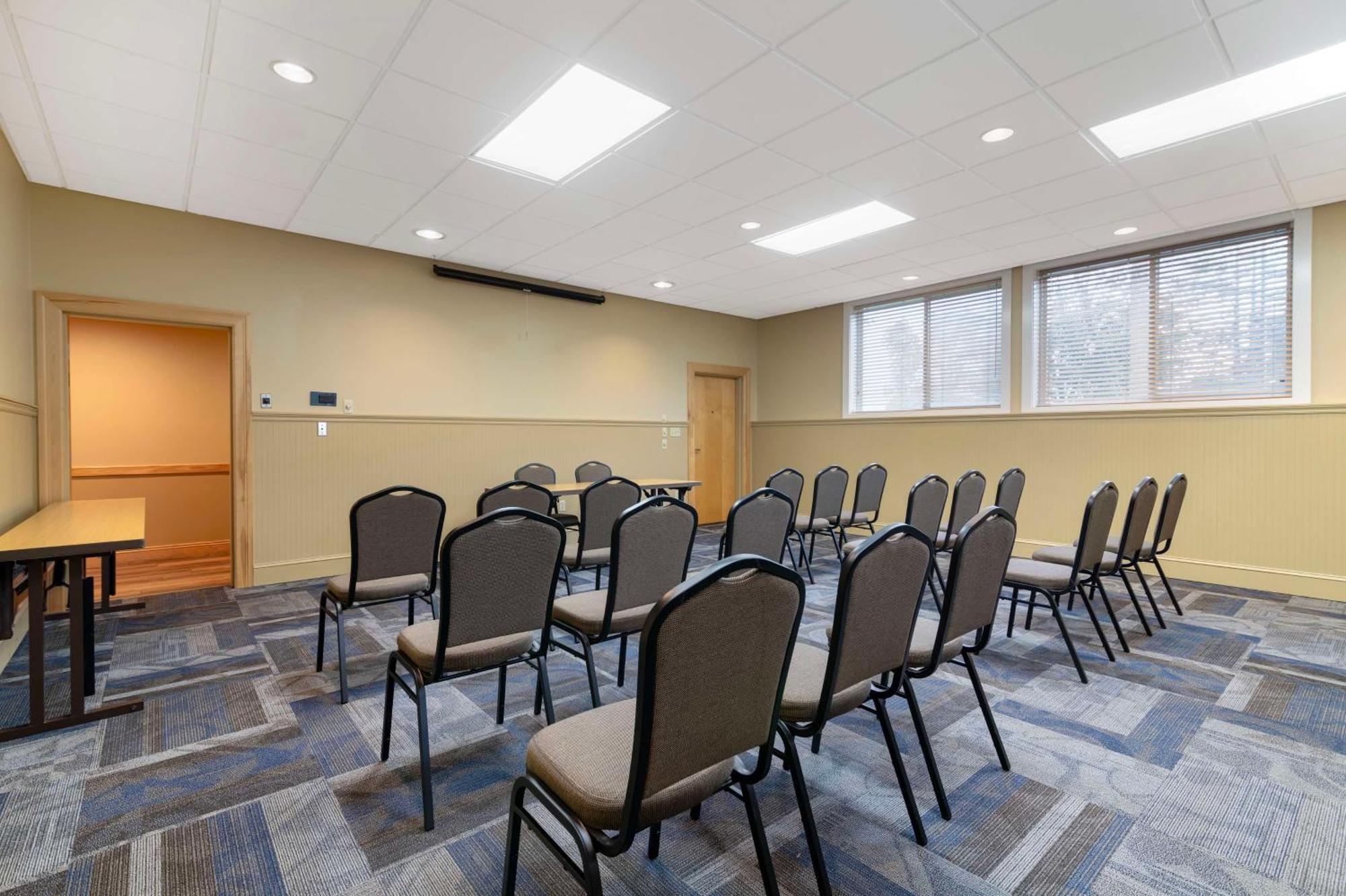 Best Western Plus Windjammer Inn&Conference Center Burlington Exterior foto