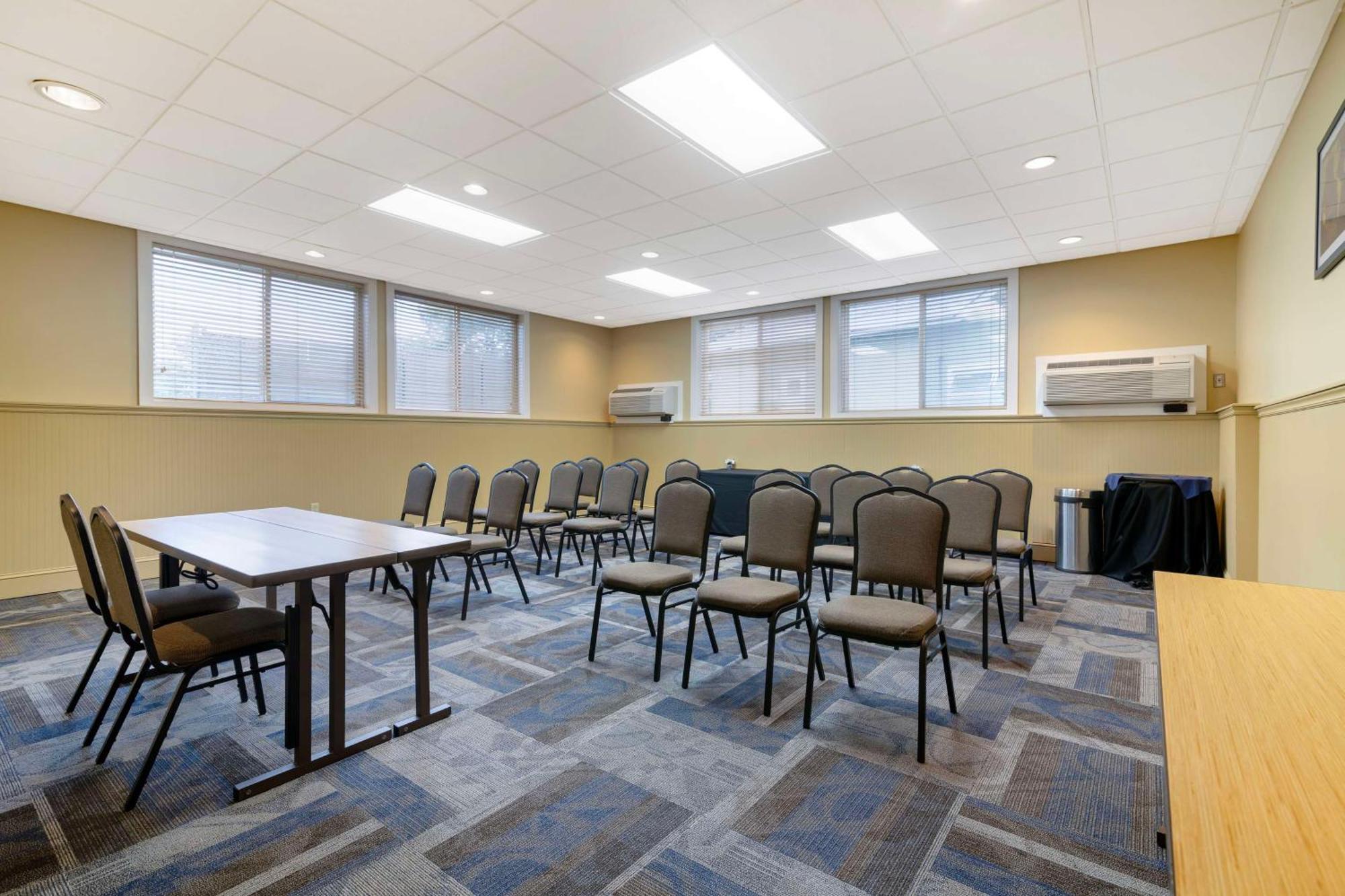 Best Western Plus Windjammer Inn&Conference Center Burlington Exterior foto