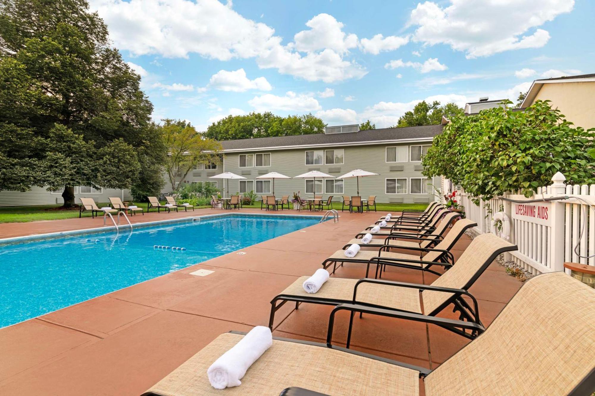 Best Western Plus Windjammer Inn&Conference Center Burlington Exterior foto
